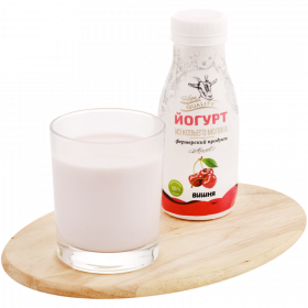 Йогурт из козьего молока «Крестьянское фермерское хозяйство Дак» с вишнёвым вареньем 3.0-4.5%, 250 г