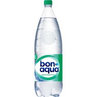 Вода питьевая «Bonaqua» среднегазированная 2 л.