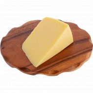 Сыр твердый «Laime» Пармезан, 38%, 1 кг, фасовка 0.25 - 0.3 кг