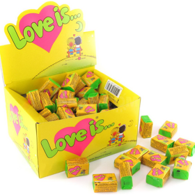 УП. Жевательная резинка «Love is…» со вкусом кокоса и ананаса, 4.2х100 г