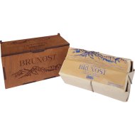Сыр полутвердый «Бабушкина крынка» Brunost, сливочно-карамельный, 25%, 500 г